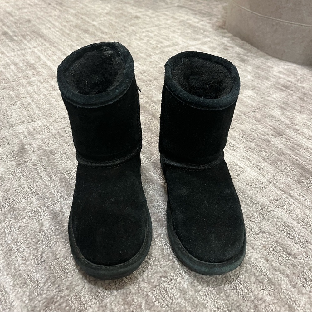 Bearpaw Black Suede boots